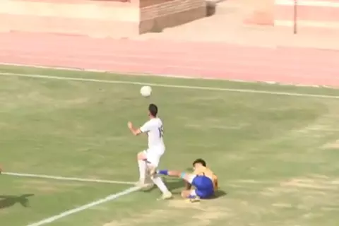 استعانة بالهاتف.. الحكم يتراجع في قرار احتساب ركلة جزاء بعد انسحاب طنطا أمام المصرية للاتصالات